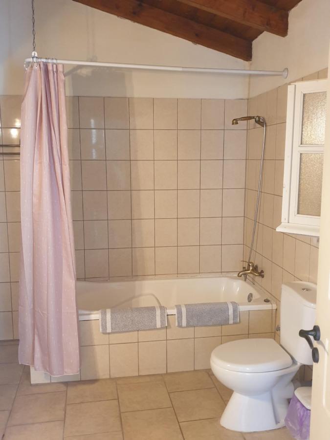 Olive Villas Anapaftíria エクステリア 写真