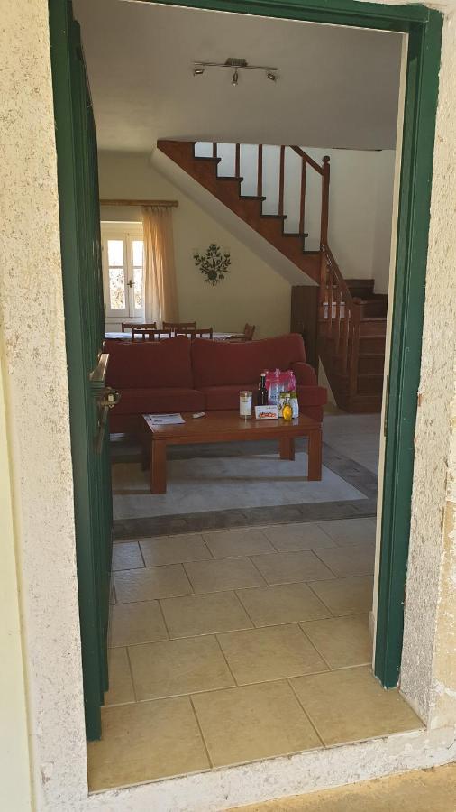 Olive Villas Anapaftíria エクステリア 写真