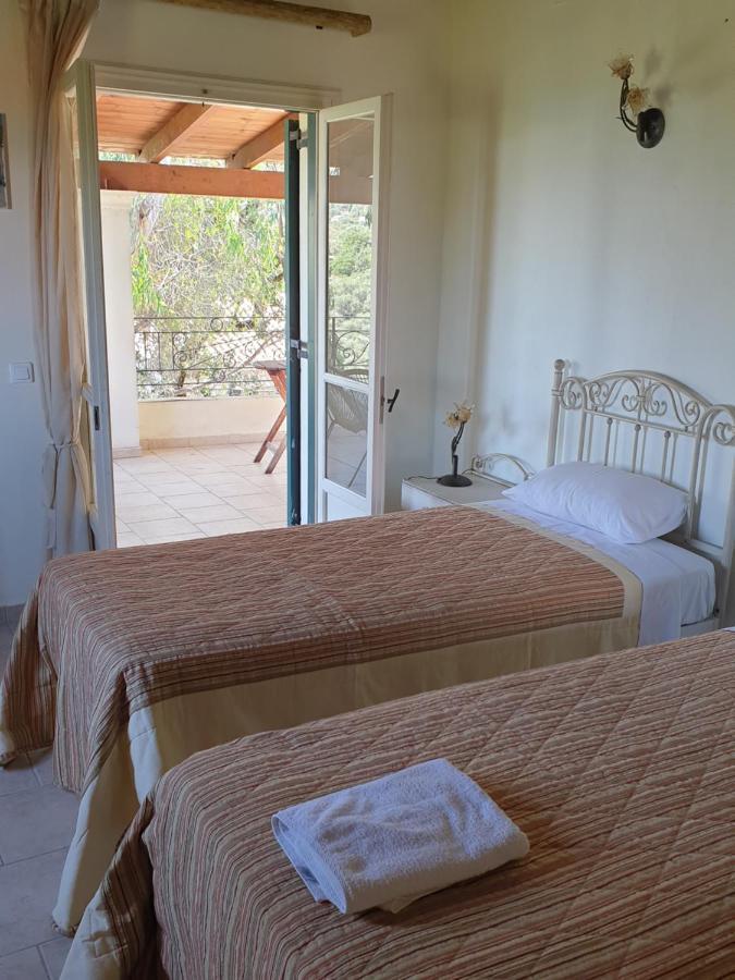 Olive Villas Anapaftíria エクステリア 写真