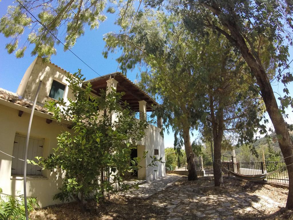 Olive Villas Anapaftíria エクステリア 写真