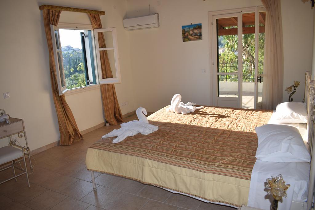 Olive Villas Anapaftíria エクステリア 写真