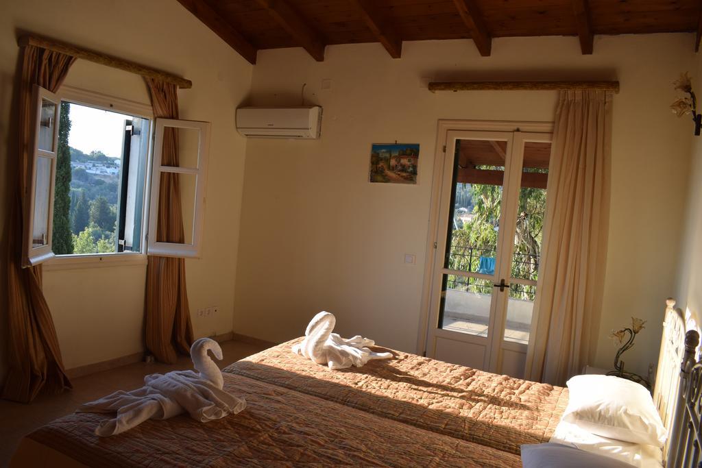 Olive Villas Anapaftíria エクステリア 写真